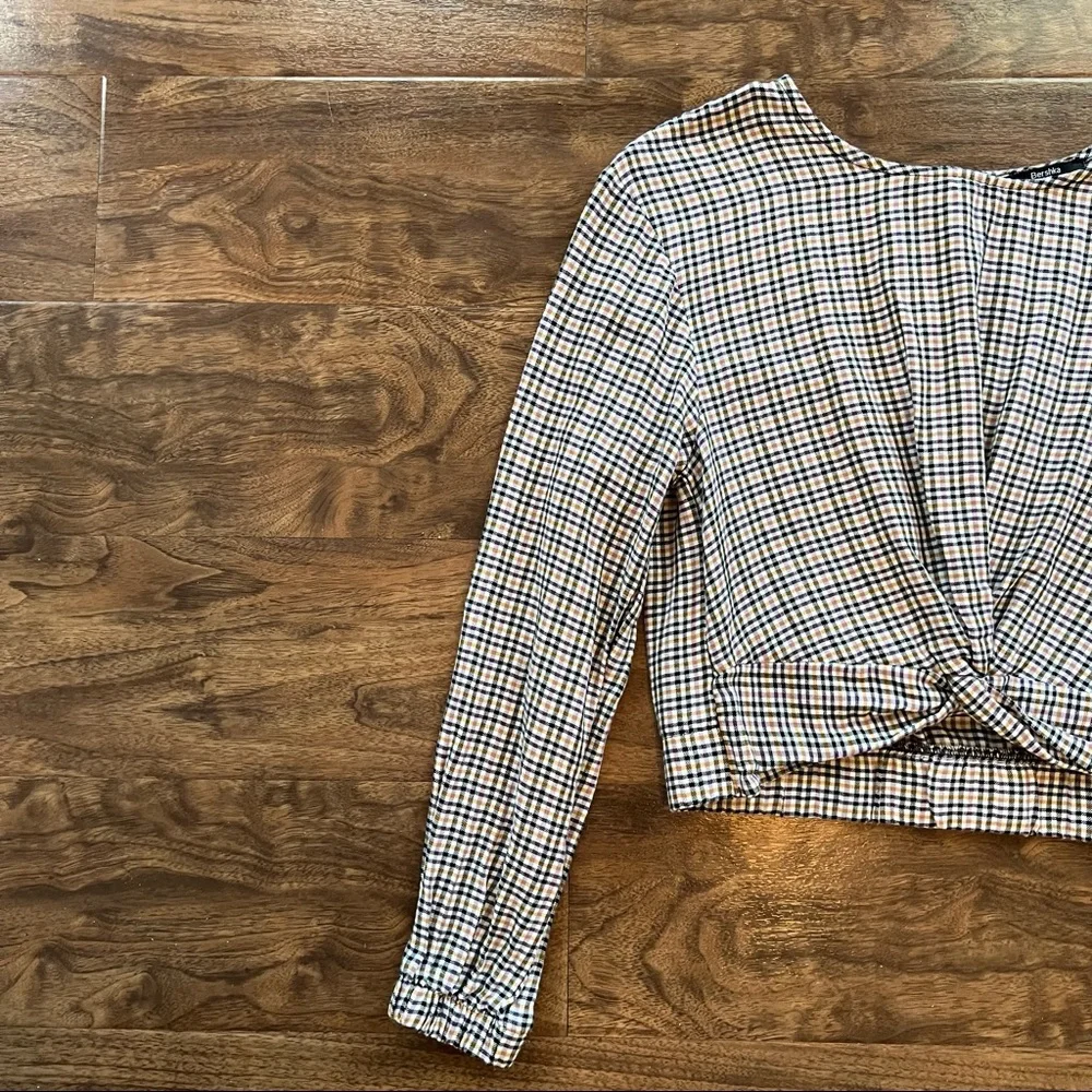 Bershka Long Sleeve Blouse - Picture 7 of 8